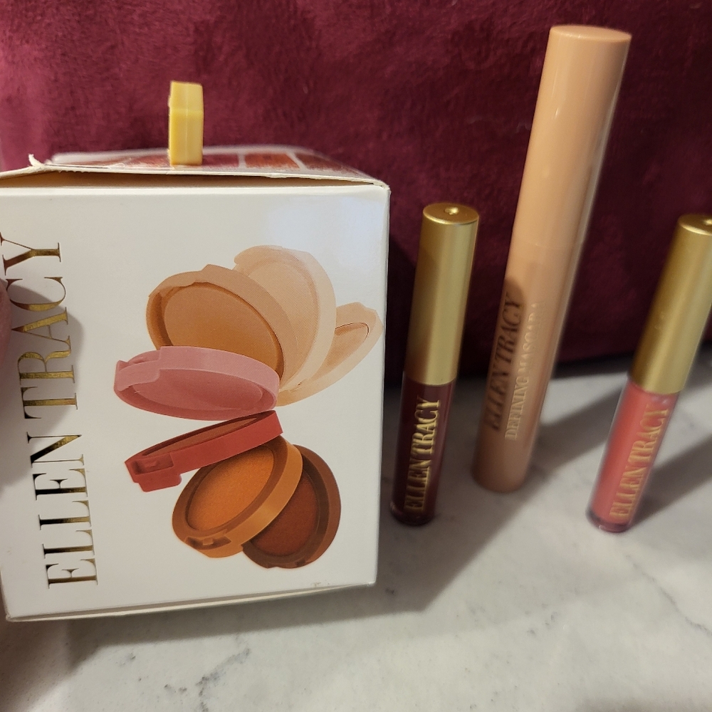 Ellen Tracy makeup 4 piece bundle - Picture 5 of 7